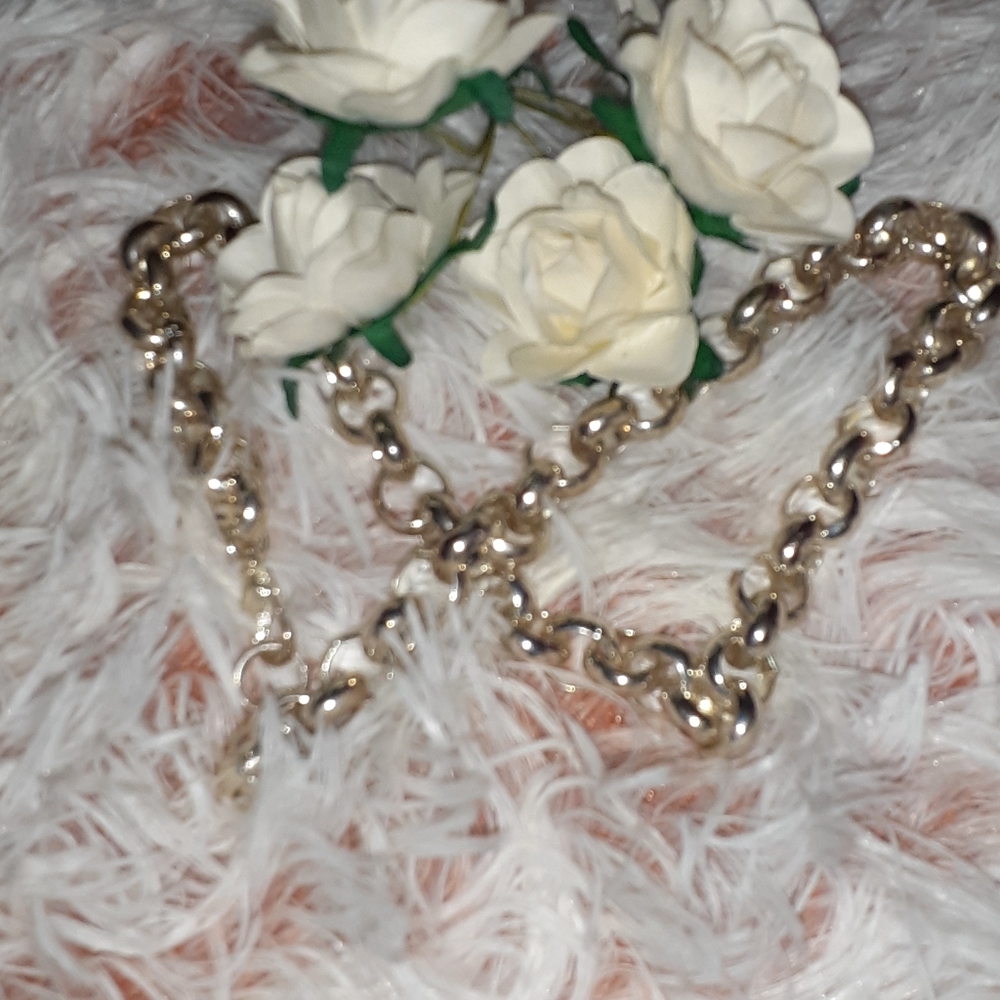 Choker necklace